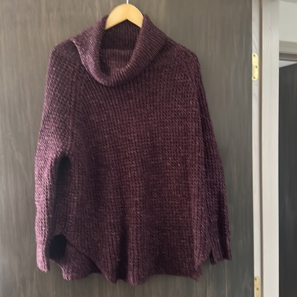 Gently worn free people tunic style sweater - Picture 2 of 2